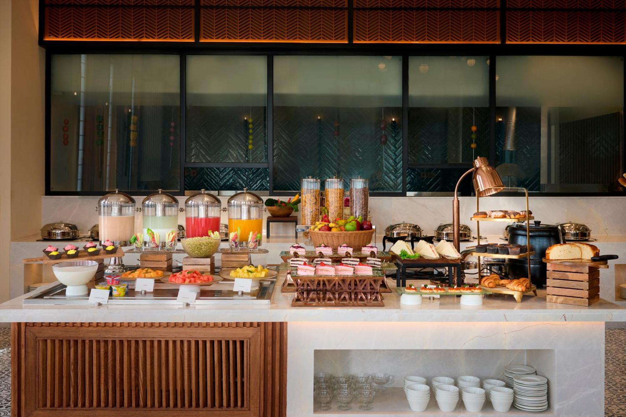 Iris Sarovar Portico Gurgaon Eksteriør billede