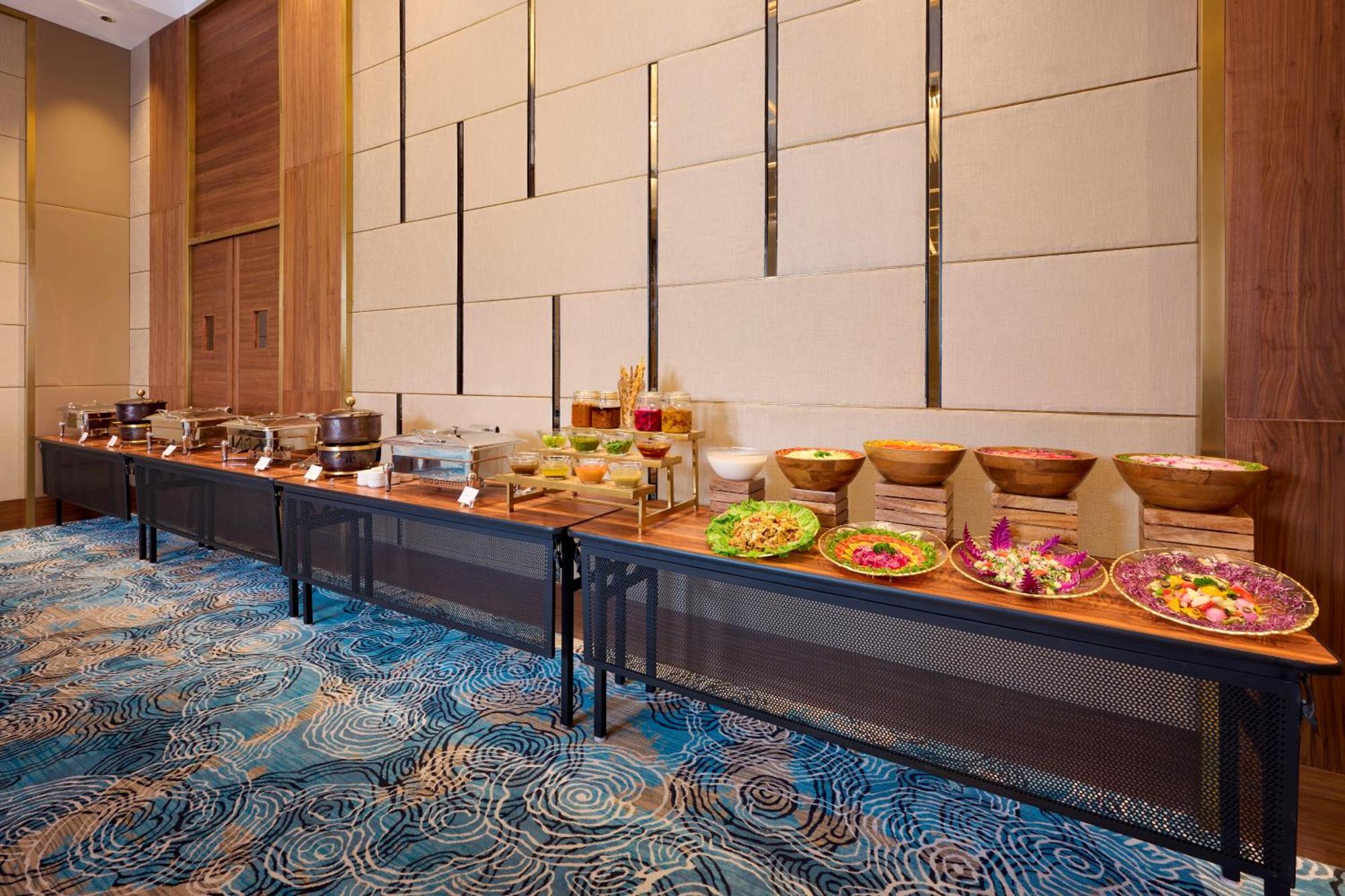 Iris Sarovar Portico Gurgaon Eksteriør billede
