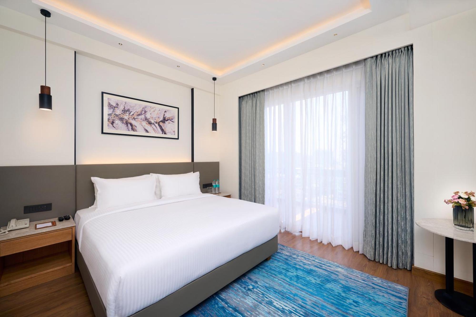 Iris Sarovar Portico Gurgaon Eksteriør billede