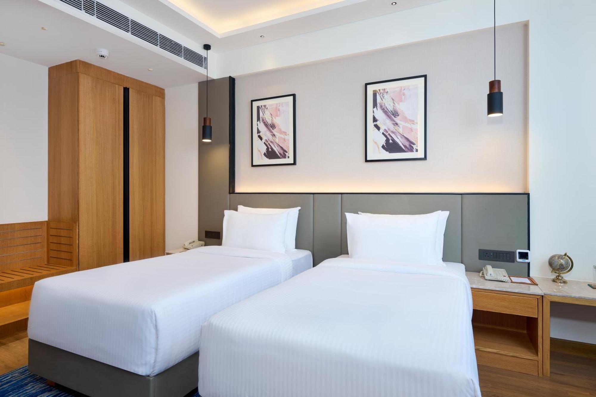 Iris Sarovar Portico Gurgaon Eksteriør billede