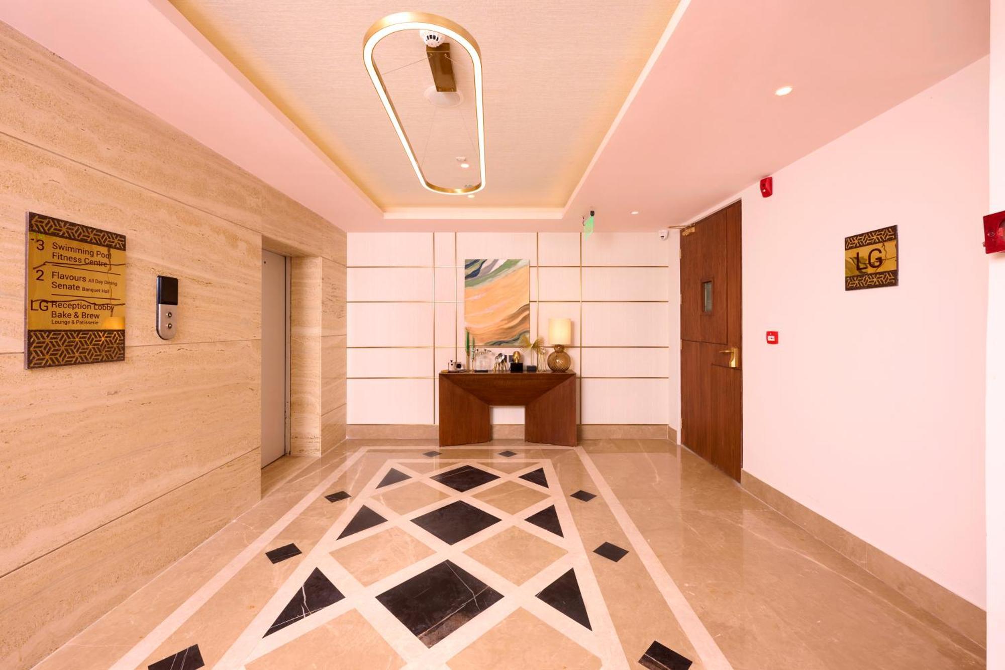 Iris Sarovar Portico Gurgaon Eksteriør billede