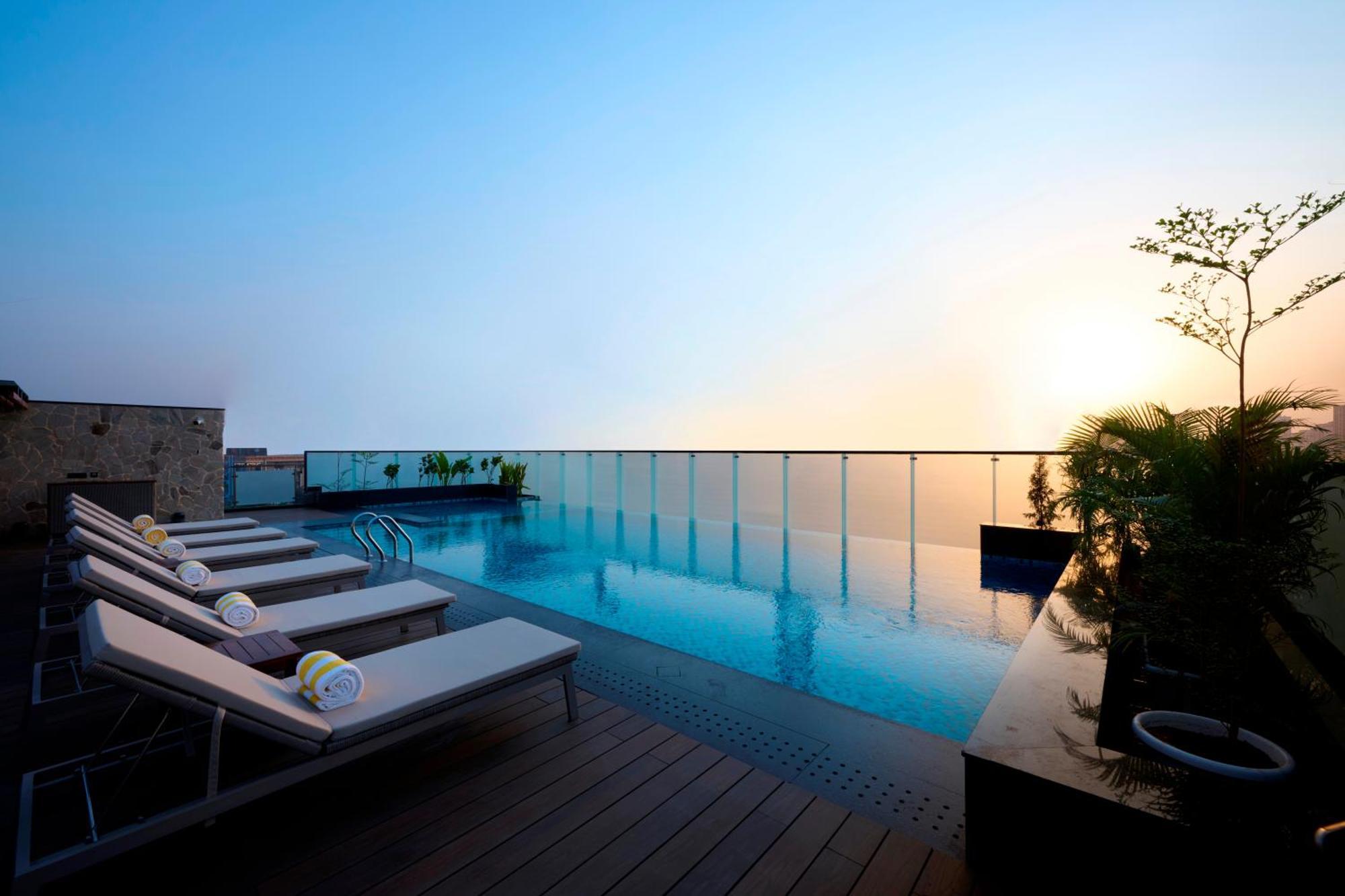 Iris Sarovar Portico Gurgaon Eksteriør billede