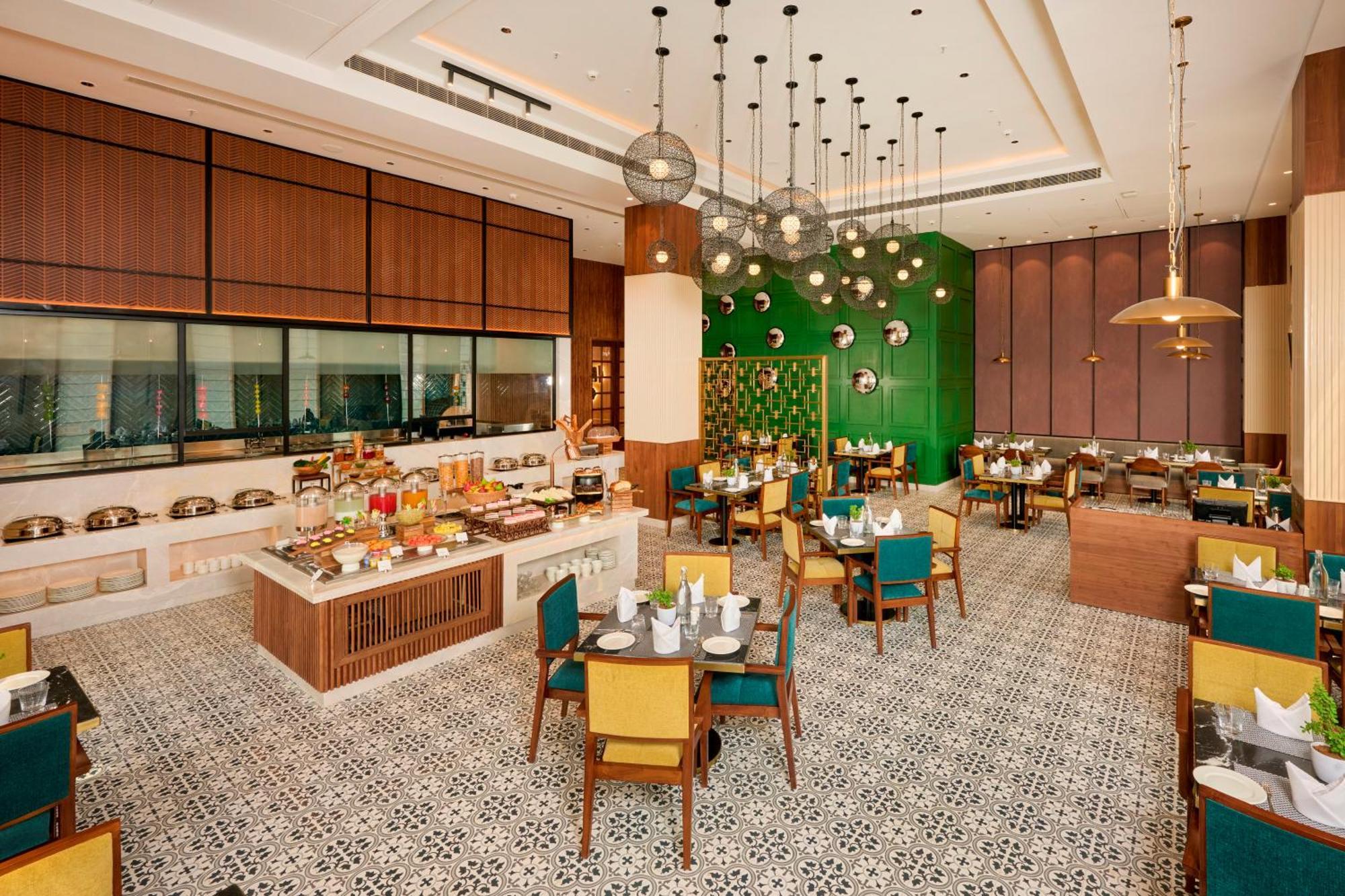 Iris Sarovar Portico Gurgaon Eksteriør billede