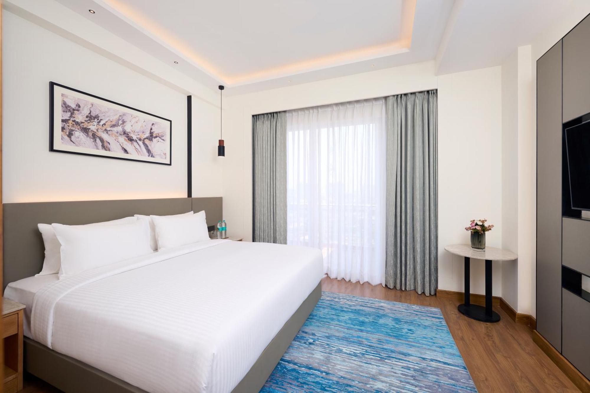 Iris Sarovar Portico Gurgaon Eksteriør billede