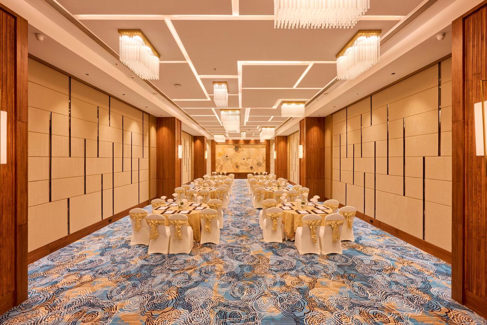 Iris Sarovar Portico Gurgaon Eksteriør billede