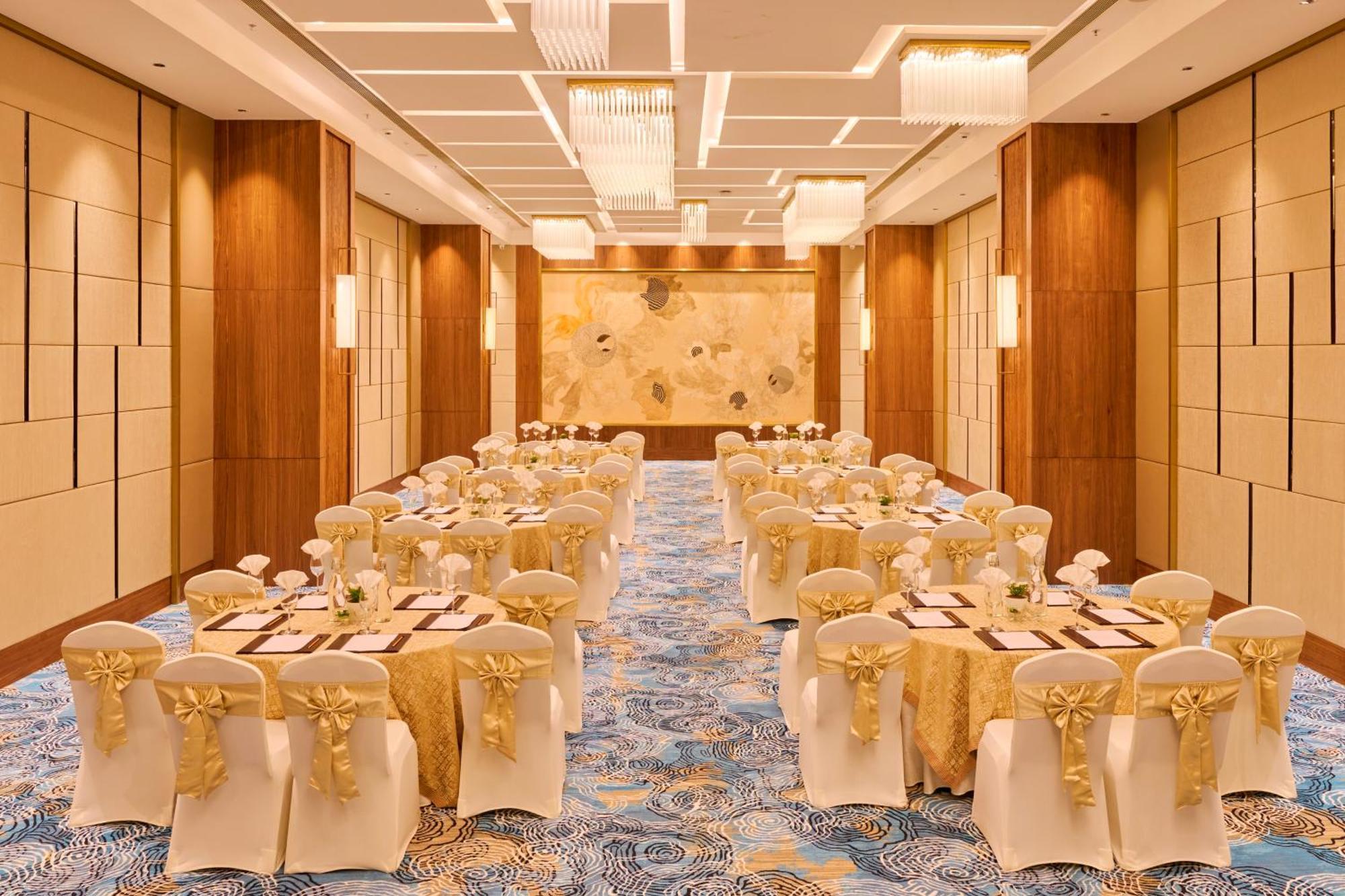Iris Sarovar Portico Gurgaon Eksteriør billede