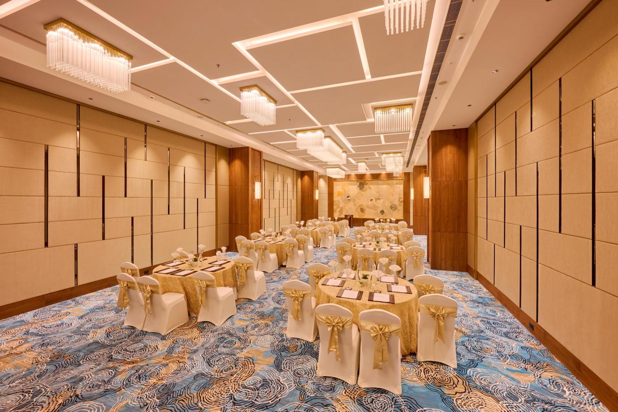 Iris Sarovar Portico Gurgaon Eksteriør billede